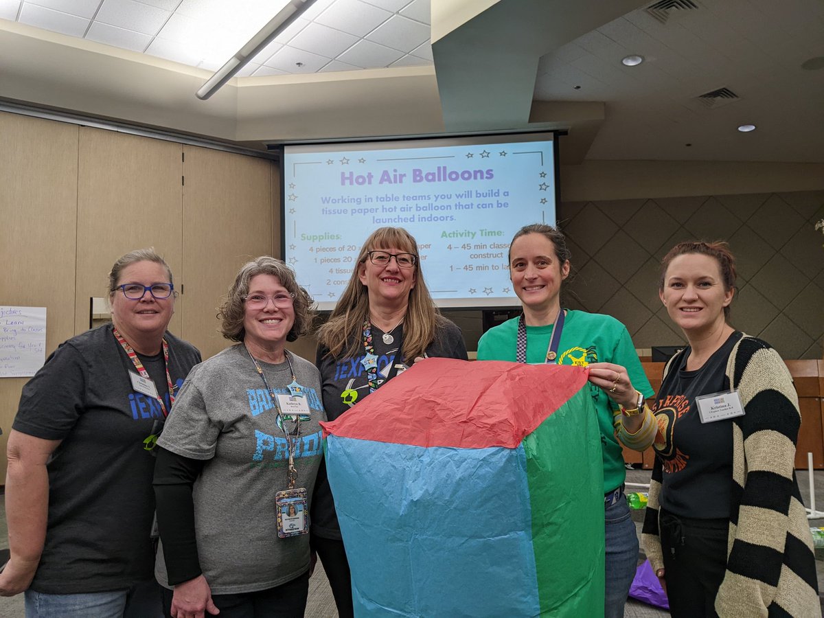 christinatormo1's tweet image. Having fun. iExplore Express #DocYSTEM #STEMeducation