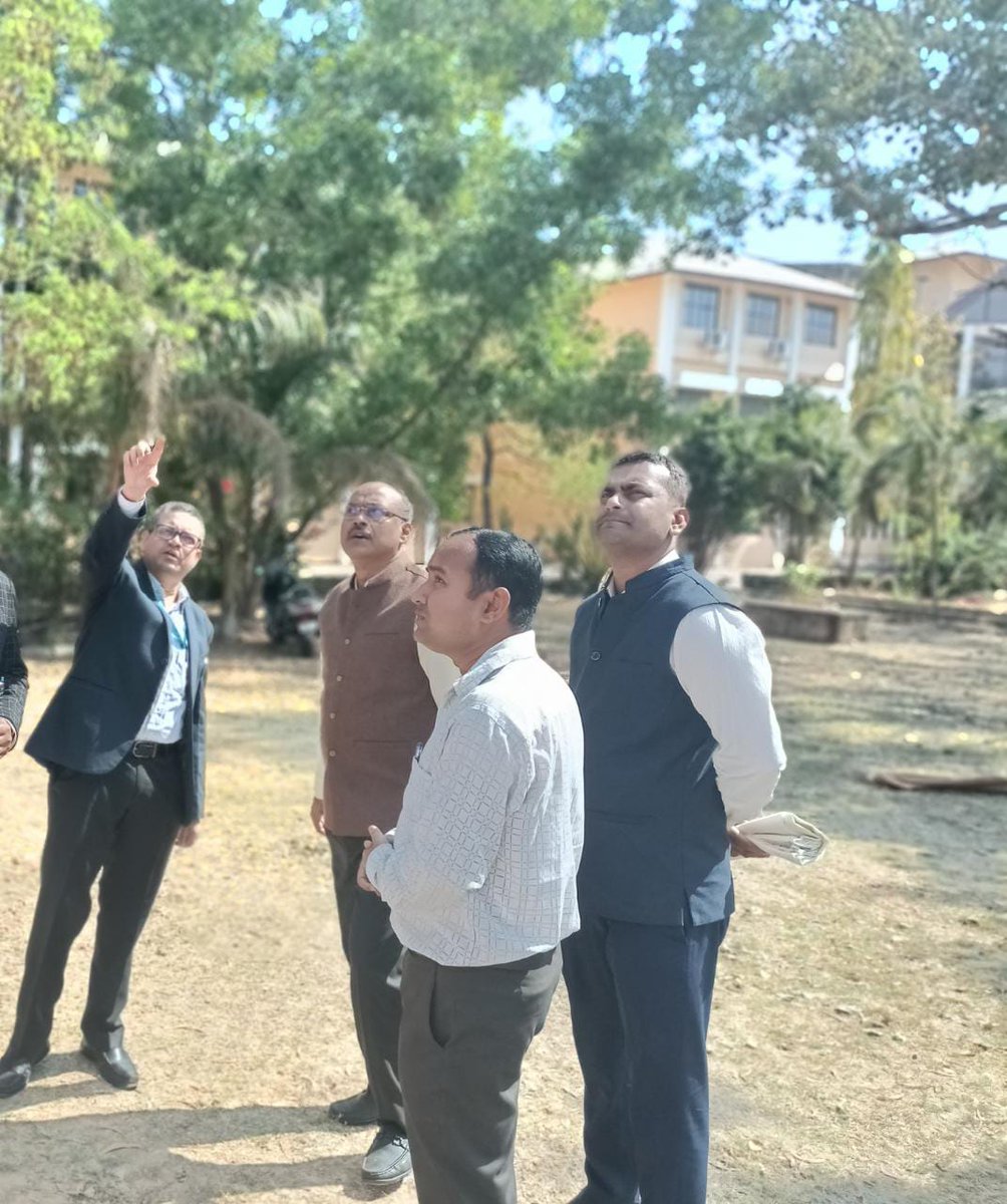 झारखंड राज्य सरकार, रांची विश्वविद्यालय, रांची एवं CSC SPV के तत्वाधान में आर्यभट्ट कॉलेज कैंपस के अंतर्गत CSC द्वारा संचालित स्टूडेंट रिसोर्ट  सेंटर का निरीक्षण MD सह CSC <a href="/CSCegov_/">CSCeGov</a> श्री संजय राकेश के द्वारा किया गया|
