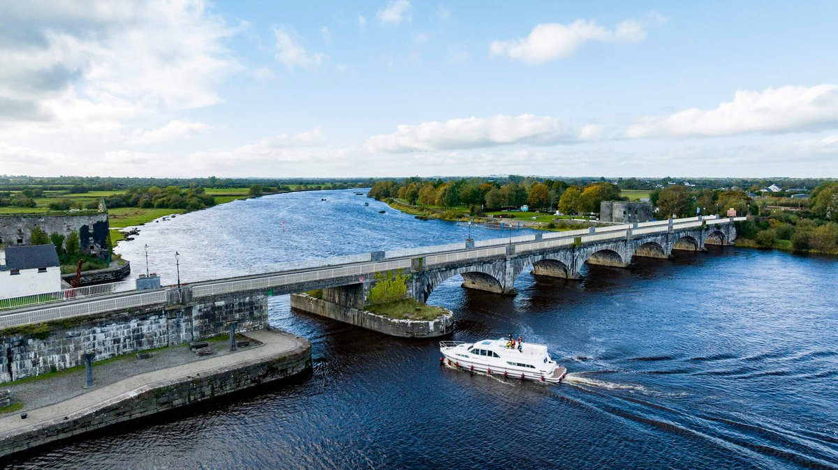 Book in for 2023% and receive a 10% discount on the Silver Spray class only. Bookings must be received before the 31st March.
Book here >> bit.ly/3IhCr0F
#rivershannon #headintotheblue #earlybird #irishwaterways #discoverloughderg #boatinglife #boatinglifestyle