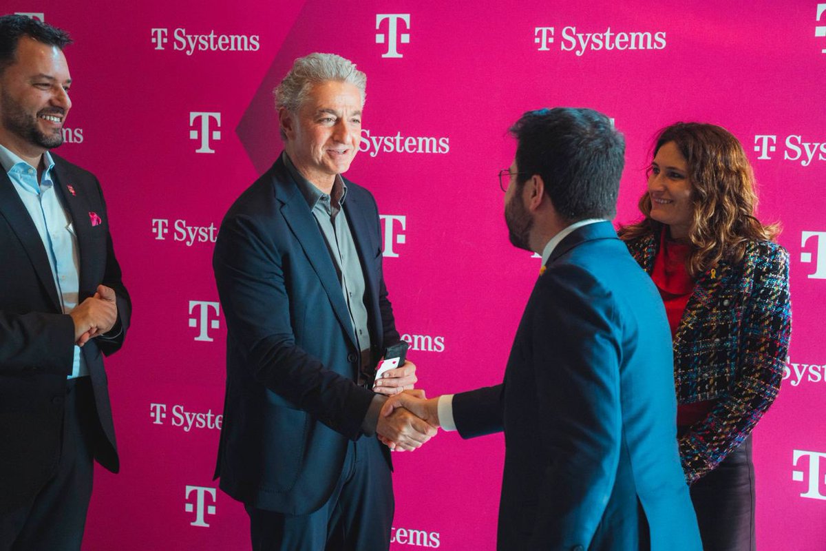 perearagones's tweet photo. Catalunya és una terra d'oportunitats per al sector tecnològic. Ahir ho vèiem al #MWC23 i avui amb l'aposta continuada al nostre país de @TSystems_Iberia i @deutschetelekom, que inaugura nova seu al districte 22@ amb més de 1.000 professionals. Seguim impulsant un sector clau. https://t.co/gYBr0jluEy