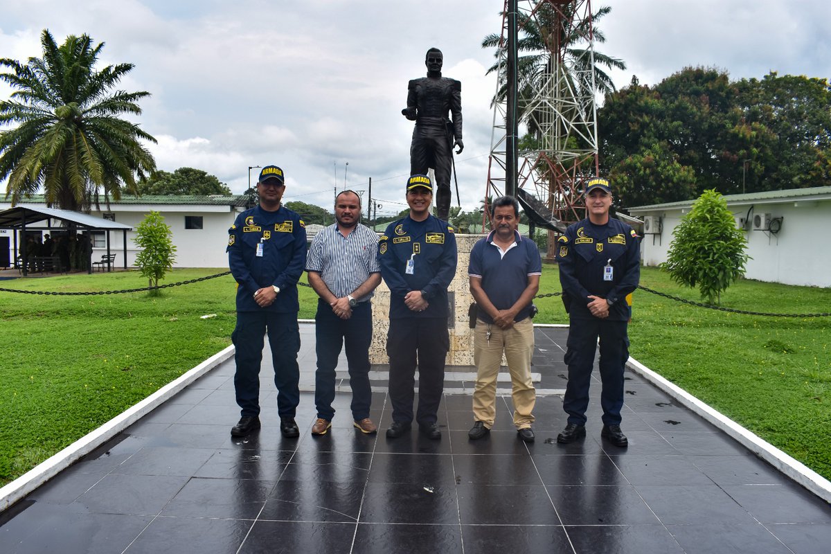 FNA_ArmadaCol's tweet photo. El señor CALM Orlando Alberto Cubillos Chacón #CFNS, se reunió junto al gremio de transportadores de Puerto Leguízamo con el propósito de conocer la situación de movilidad del municipio así como articular esfuerzos para solucionar las problemáticas que se presentan actualmente. https://t.co/Qf3sgfqQHw