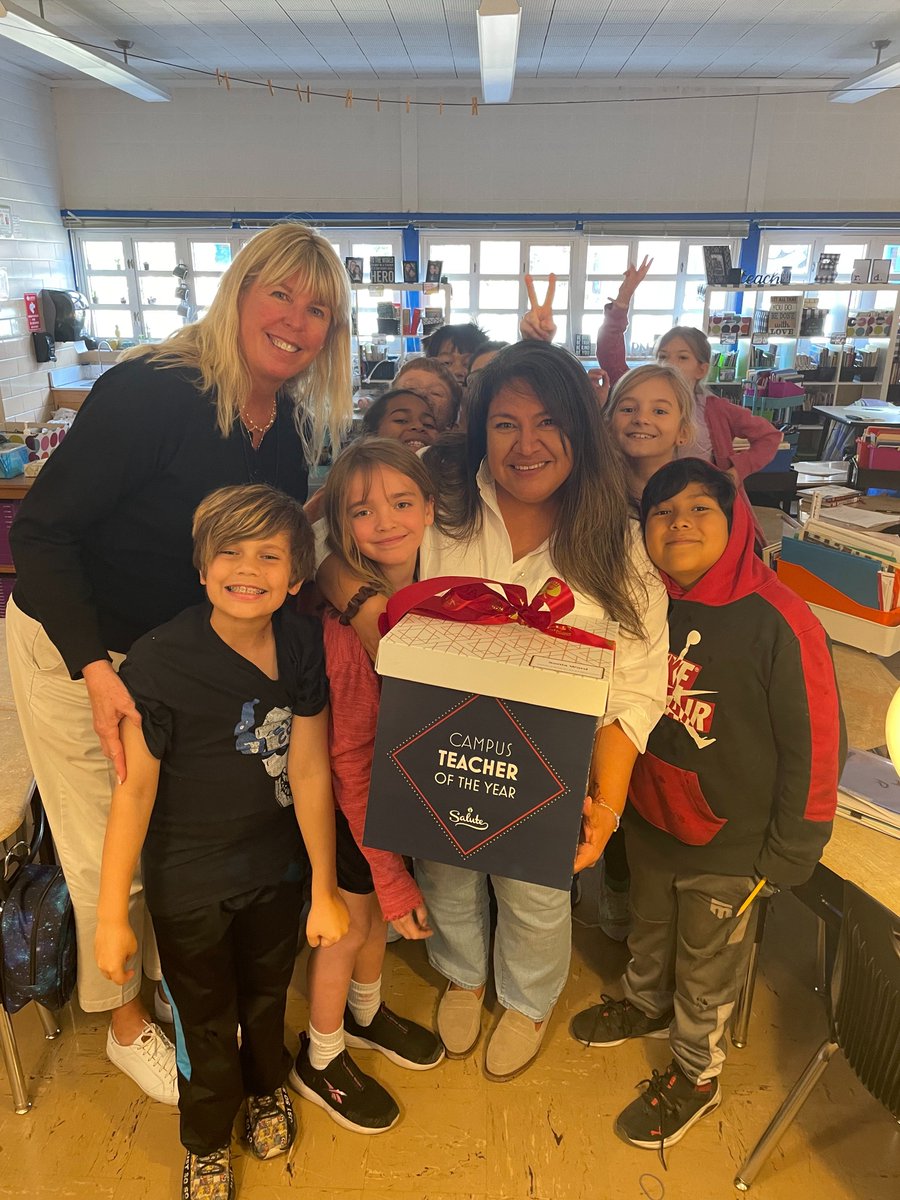 angelambailey24's tweet photo. Anyone who knows this special being knows how amazing she is! Sonia Ward is such a caring, dedicated and inspiring educator and truly deserves the honor of Teacher of the Year! @MaplewoodATX is so lucky to have her! @WeAreAISD #AISDjoy https://t.co/tB7oJr3Qgl