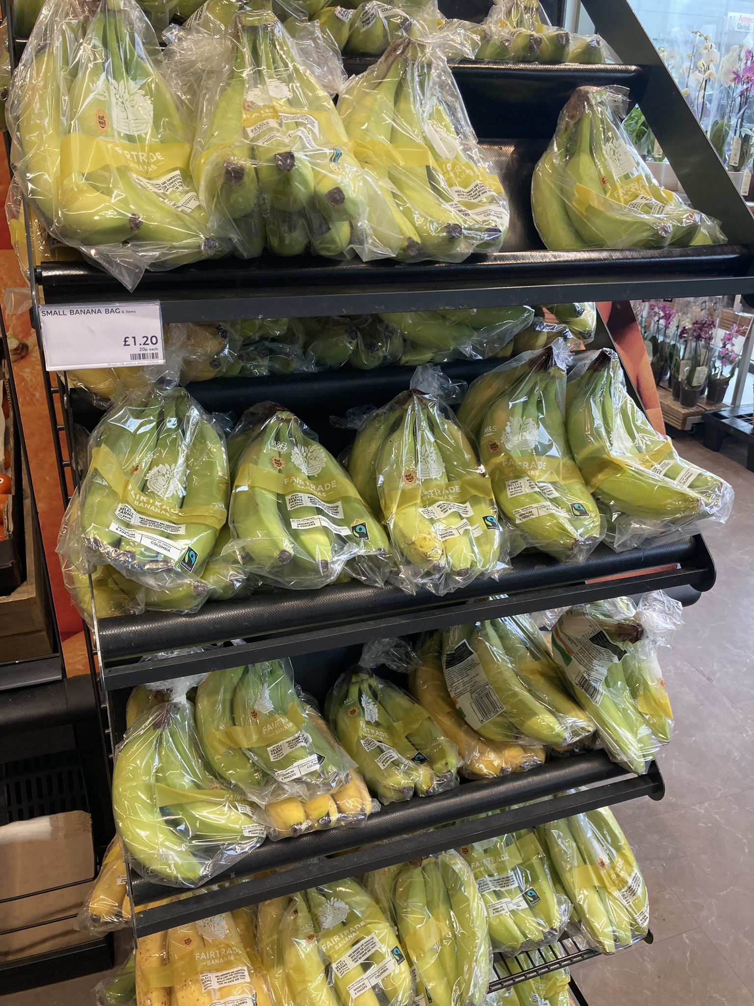 store bananas in plastic bag