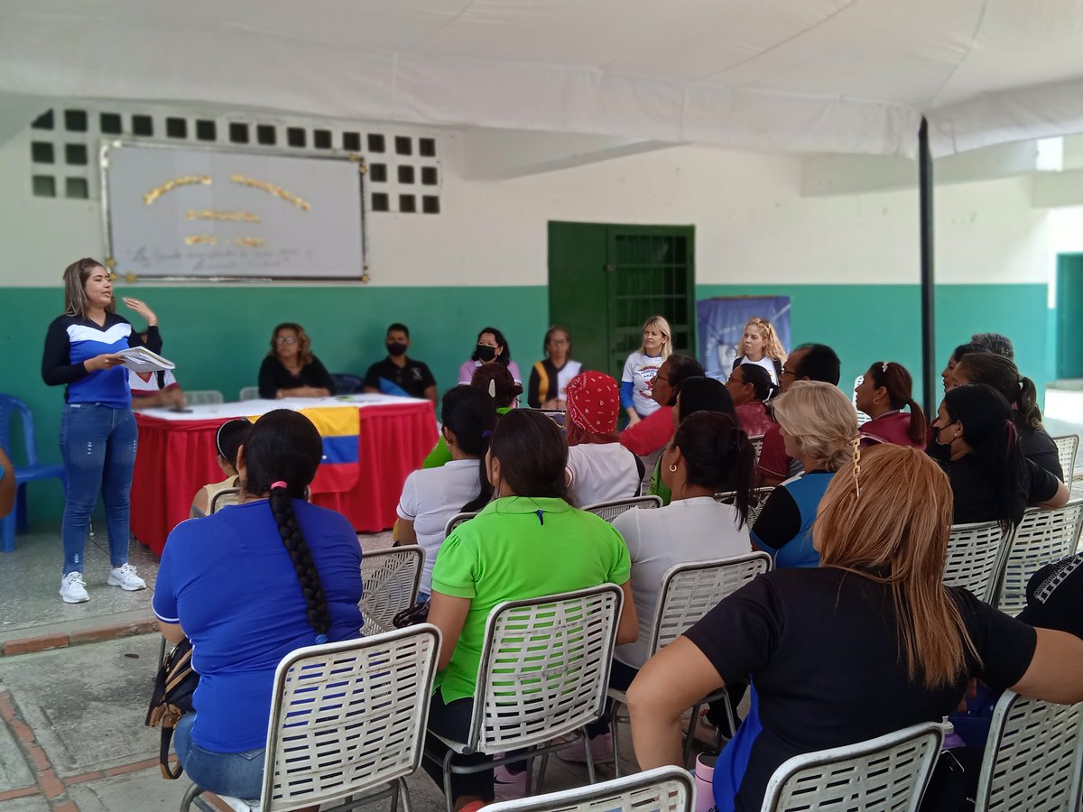 GestionEducador's tweet photo. #28Feb🇻🇪
#LasSancionesDestruyen
 Desde el Mcpio. Ponencia de las mesas de trabajo en el 2do día del Congreso circuital pedagógico. La escuela como acción Social y el Desarrollo. Parroquia Alfredo Pacheco 
@NicolasMaduro
@_LaAvanzadora
@leoalvacabrera
@Soykarinacarpio https://t.co/I8Ufic1NT5