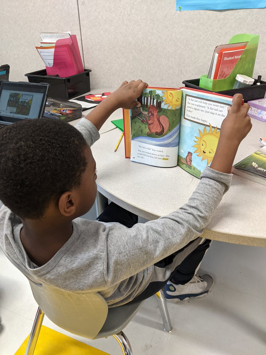 TitansinFirst's tweet photo. Giving my students some choice with our story of the week today. Listen in our Chromebook, read to self, or read with a partner. https://t.co/sIaYPEOFK5