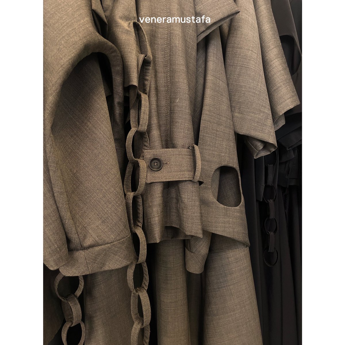 A late night shopping, special prices event. 
A mix of previous and new; show pieces, unique numbered ones, including few archive favorites. 

Bonus: We’ll inform you on, who let them dogs out? 

Saturday 04/03/2023, 17:00 - 22:00