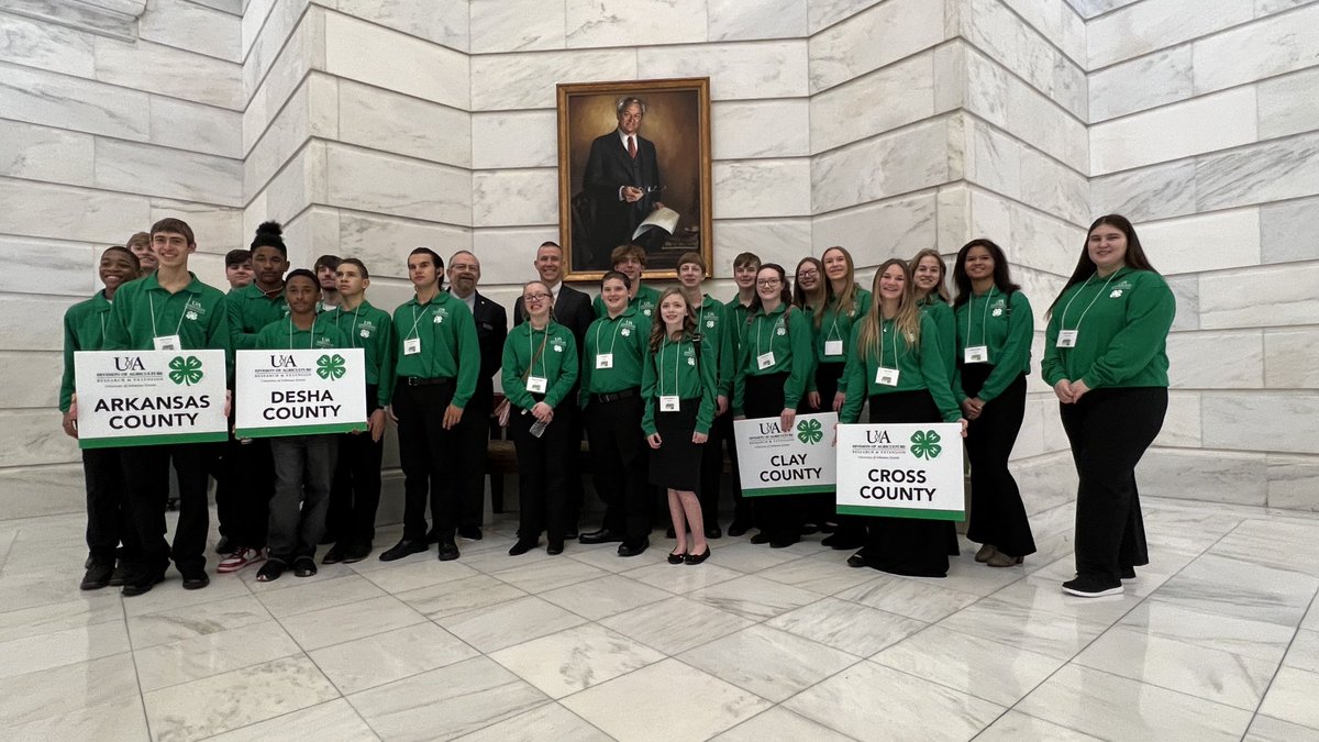 🧨 Ferndale Int’l Observatory (@agwriterark) on Twitter photo .@ARDeptofAgricul head Wes Ward and <a href="/AR_Extension/">Arkansas Cooperative Extension Service</a> <a href="/ForesterFord/">Victor L. Ford</a> stop for a photo with <a href="/Arkansas4H/">Arkansas 4-H</a> members. .@ARDeptofAgricul head Wes Ward and <a href="/AR_Extension/">Arkansas Cooperative Extension Service</a> <a href="/ForesterFord/">Victor L. Ford</a> stop for a photo with <a href="/Arkansas4H/">Arkansas 4-H</a> members.