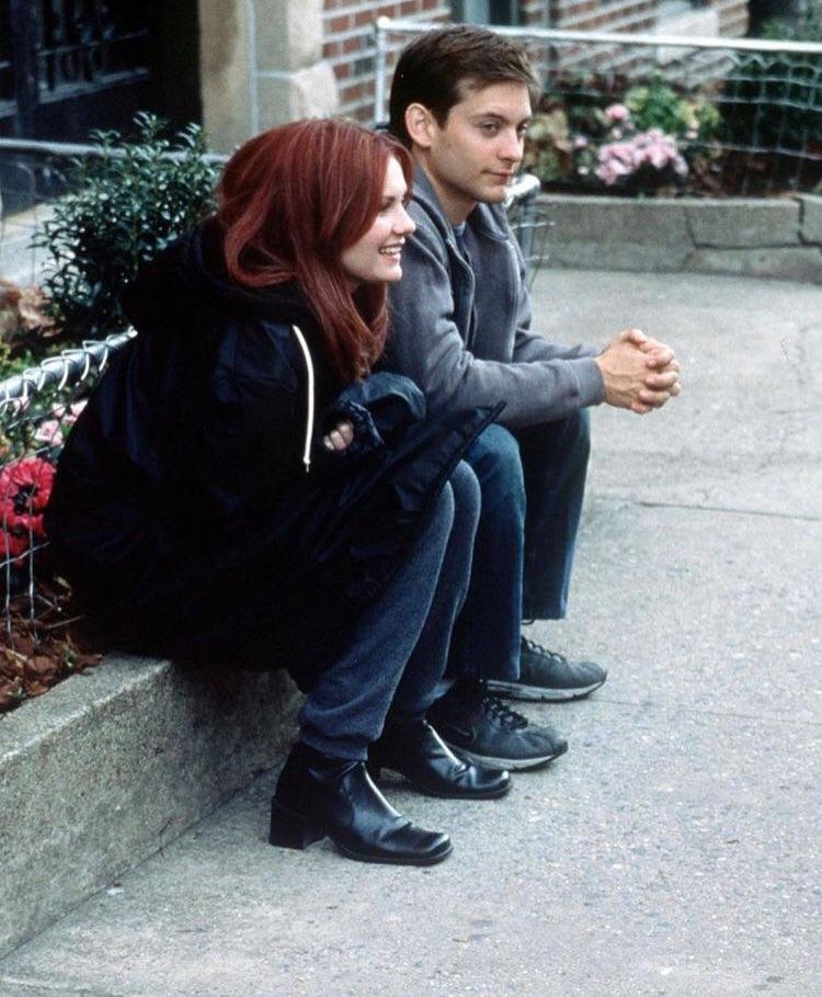 RT @spideygifs: Tobey Maguire and Kirsten Dunst on the set of Spider-Man https://t.co/s3jZ2Si0U3