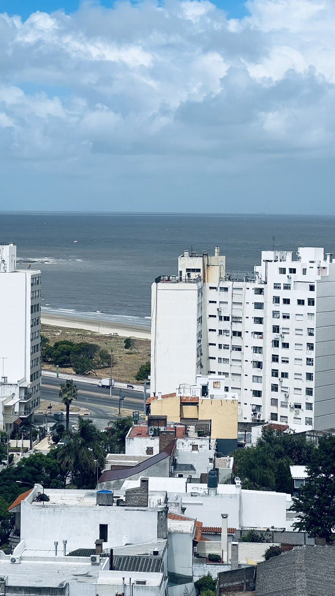 proyectosazul's tweet photo. Estrena 2023 a metros Rambla y Playa de Malvin. Optimice su calidad de vida. Oportunidad Premium. Construcción Tradicional de Ladrillos. 
Disfrute Playa, Rambla, Mar, Sol.
092 355 197 https://t.co/MZQ6dgB81w
