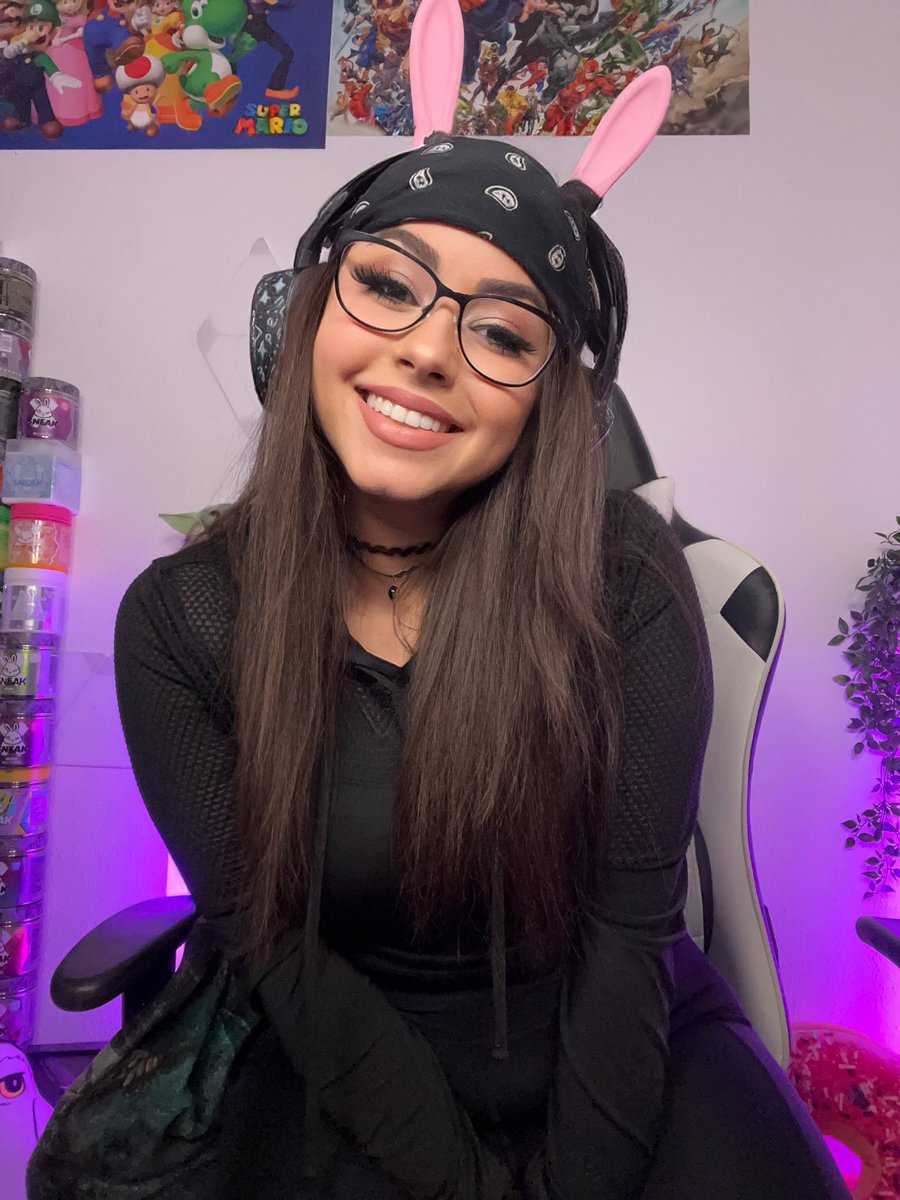 Bunnymon 🐰 on Twitter: "live ️ http://twitch.tv/bunnymontv 🤍🌑🤍"