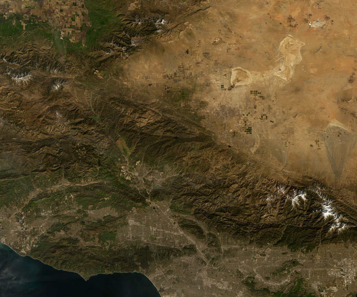 USC_MiXIL's tweet photo. Landsat Image: Snow in Southern California https://t.co/aaeKwqTsFG https://t.co/FrsebOh9HV