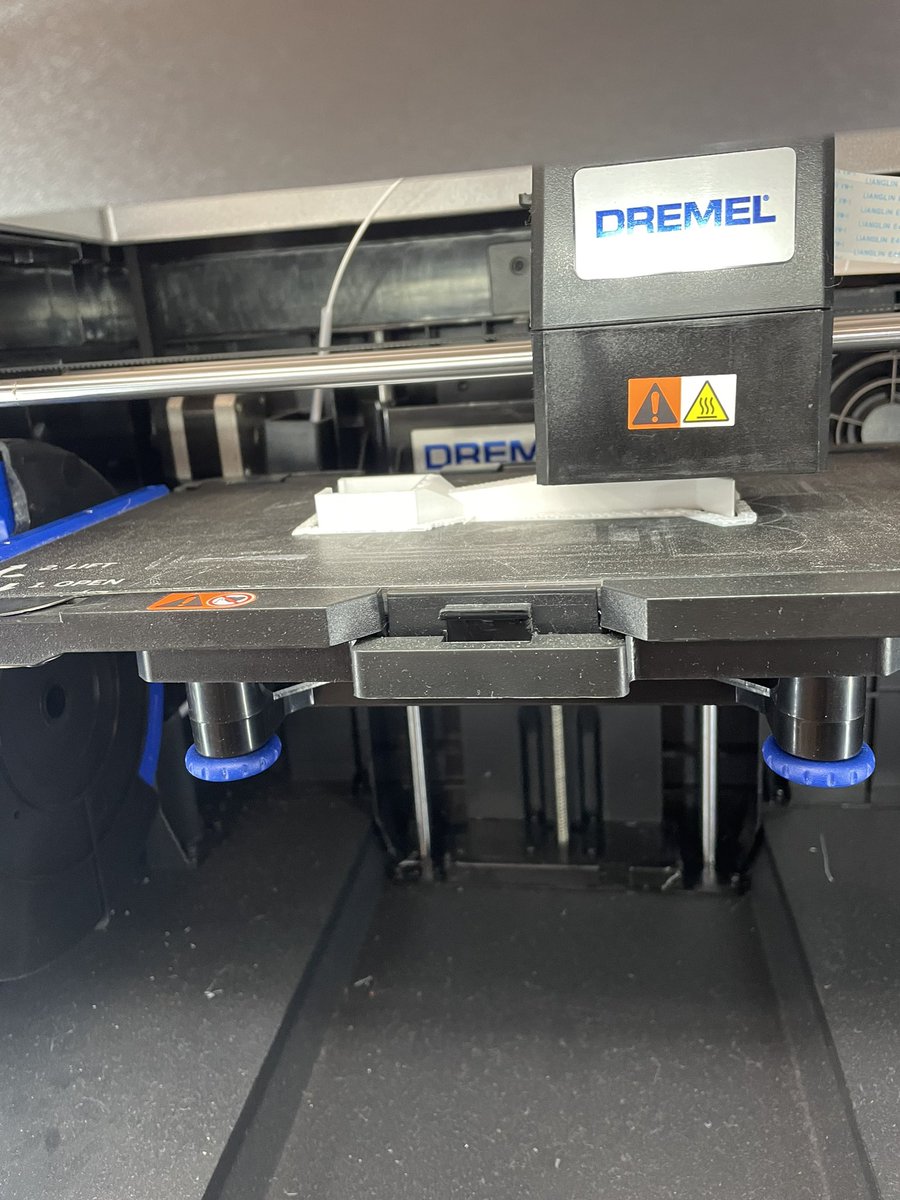 DeeBatchelder's tweet image. @SAMLabs Listen to this @steckeagles #steck3 friend communicate how team modified traffic light to be an automated, efficient system. Used @dremel 3D printer to create stop-light holders for RGB LED light #futureready204 #ipsd204 #204STEAM @lizkaleta