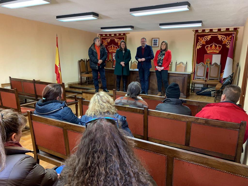 JCCMGuadalajara's tweet image. Las políticas activas de #empleo del @gobjccm han permitido en lo que llevamos de legislatura la contratación de 34 personas en #Humanes, un municipio que avanza en su desarrollo y da respuesta a las necesidades derivadas de su crecimiento poblacional 👉🏼 castillalamancha.es/node/361620