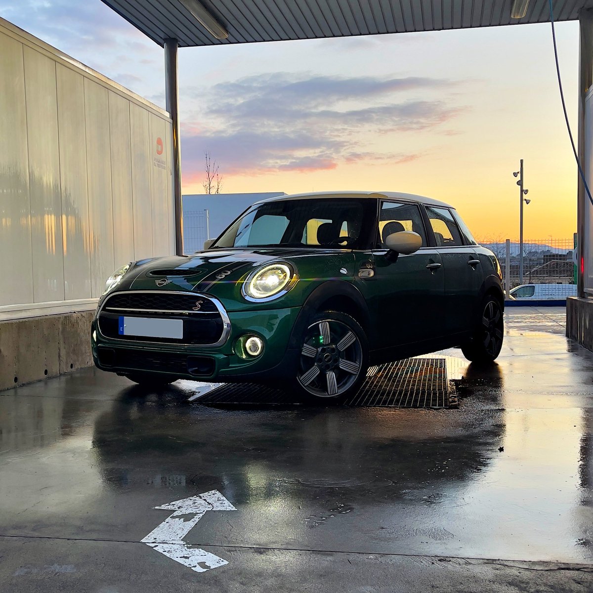 DMGVEHICULOS's tweet photo. Nueva entrada en stock… 💚 Mañana toda la info en nuestros portales 😜

#bmwmini #cute #minifan #minicooperjcw #warhammer #classiccar #miniclub #handmade #miniworld #photography #austinmini #minis #minigp #classiccars #minifamily #miniowners #ukminis #carporn #miniclubman #fiat https://t.co/09Hey7qZ0M