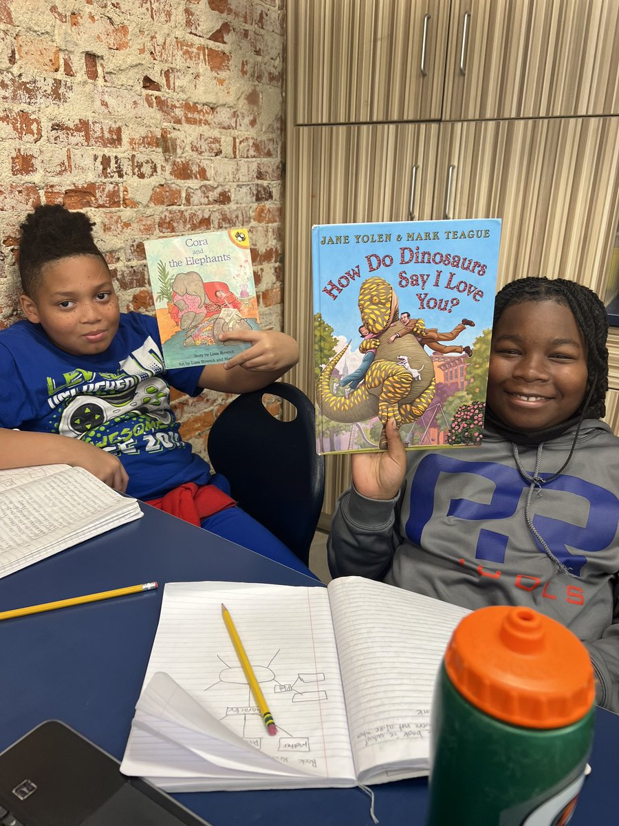 This week’s lesson “Hooking a Reader with a Book Cover”!!#elateacher #ReadAcrossAmerica #edfarm #pris