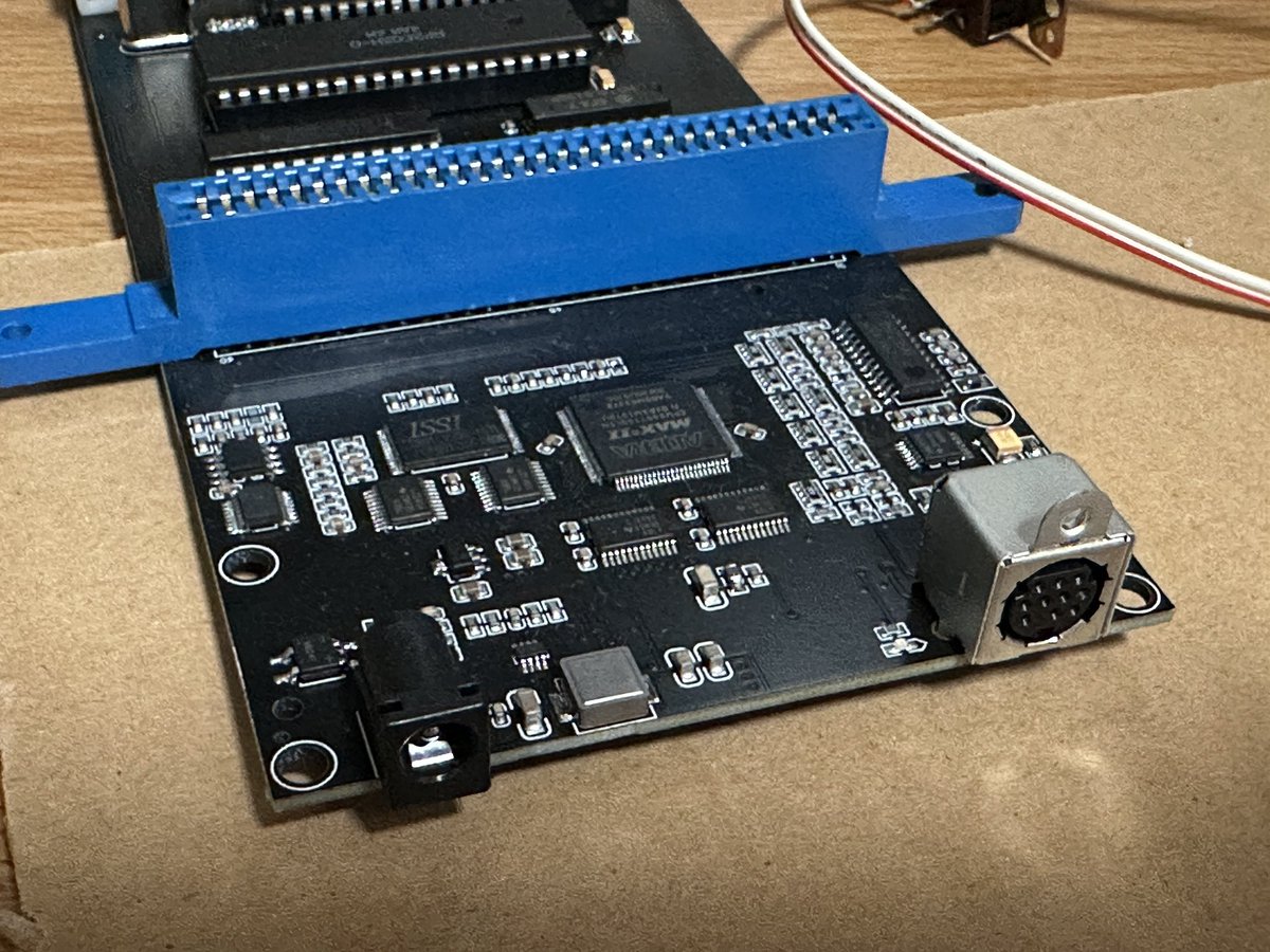 LuChengLiao's tweet photo. 84 89 Famicom replacement PCB from a friend,  combined “NESRGB” and “New Famicom” circuit. 👍 https://t.co/5B3QCjeO0D