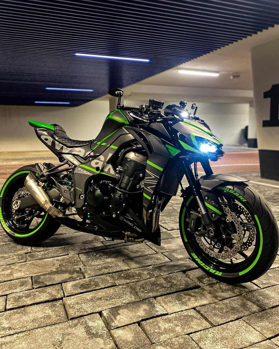 Motorcycles & More on X: Kawasaki Z1000  / X