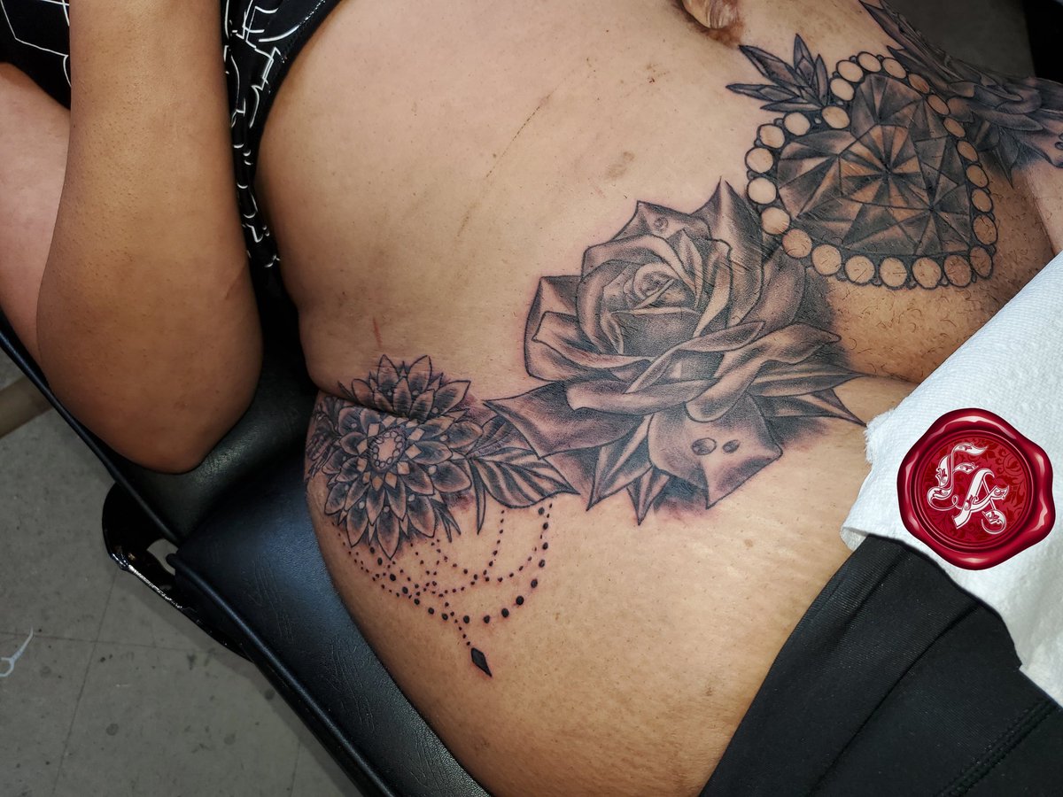 FliegenArt's tweet image. Tap In!!
🧱 11663 Jones Rd Suite F., 77070
📲 832.262.9673 
📸 Insta: instagram.com/fliegenart
.
#FliegenArtTattooStudio #HoustonTattooArtist #HoustonTattooShop #FemaleTattooArtist