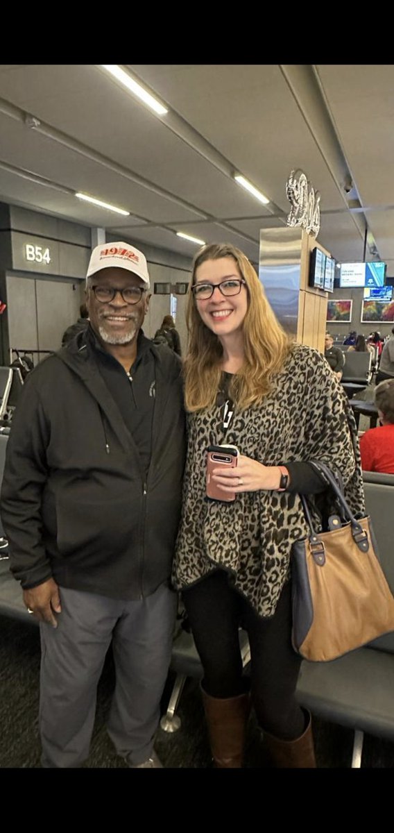 So great to see @MayorSlyJames at the #newterminalpartyplane this morning! Hope you enjoyed breakfast and made it home safely, Mr. Mayor!