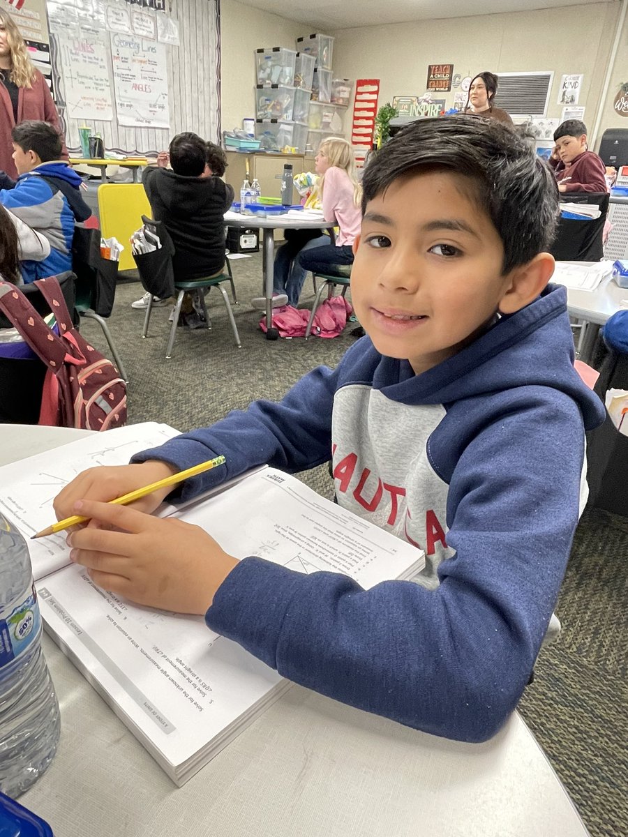 zjgalvan's tweet photo. #PowerfulStart on this Tuesday in GUSD visiting our bold, brilliant &amp; beautiful scholars as the demonstrate how smart they are in EVERYTHING they do!💙🫶🏽💚#ALLmeansALL @ms_pantaleon @verodher @VillagomezMyra @VistaVerdeGrizz @CCES_GUSD @LCortezGUSD @CALSAfamilia https://t.co/iZ4Tx0IhJ3