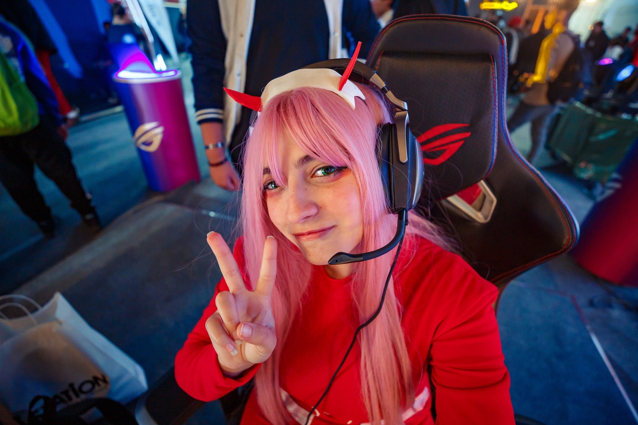 Darling in the Franxx cosplayer shows off incredible Zero Two look - Dexerto