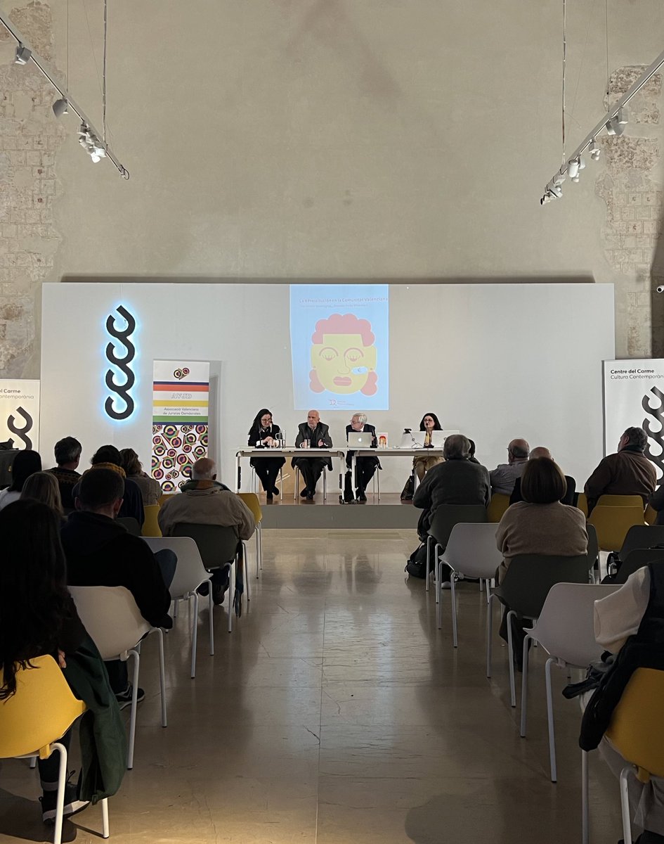centredelcarme's tweet photo. Comença la conferència del catedràtic de sociologia Antonio Ariño Villarroya: "La prostitució. Una perspectiva sociològica" 💬 

@AVJD_ 

#CCCC #agitaciócultural https://t.co/NlUzvtavOe