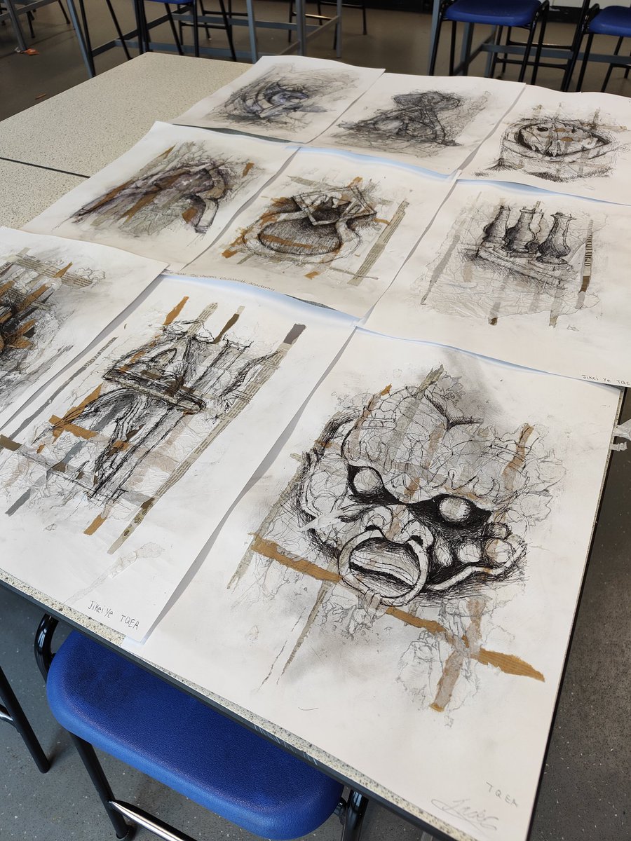 TQEA_Principal's tweet photo. Great to see TQEA Year 9 and 10 students visiting and working in a professional artists' workshop today. Some stunning work to add to their portfolios. #art #Artists #culturalcapital #Curriculum22 https://t.co/AAMjF14QlO