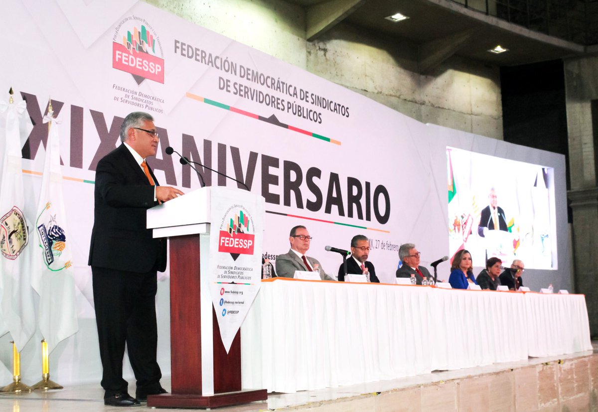 JaimeG_Roque's tweet photo. En el #19Aniversario de @FEDESSP con la presencia del presidente @TFCA_mx @PlacidoMorales_ el líder nacional #SNTE 📚 Mtro. Alfonso Cepeda Salas afirmó que llegó el momento de reposicionar al sindicalismo como actor de la transformación del país

Nota 👉 https://t.co/vG6R28gWPl https://t.co/79feJIptUd