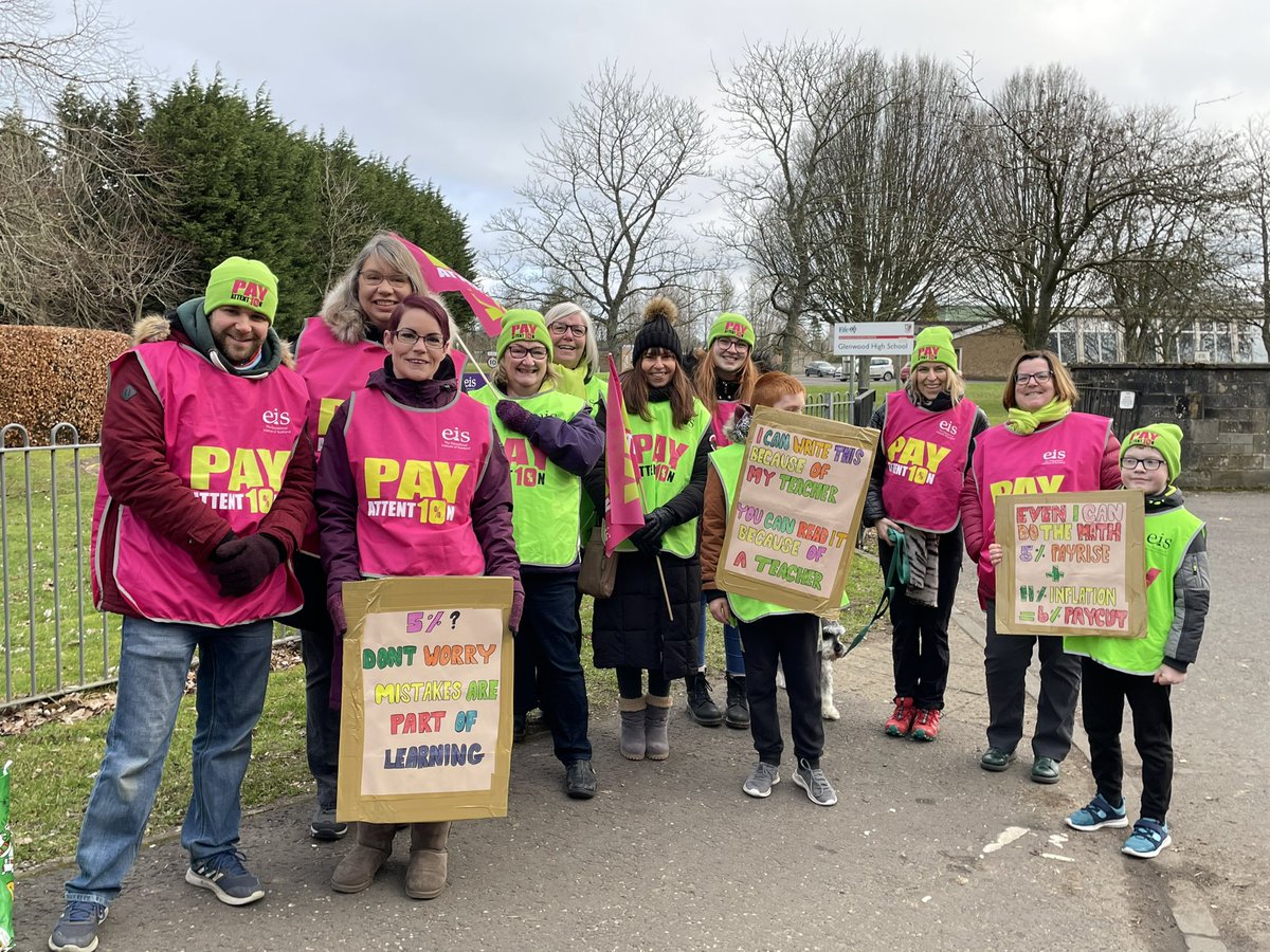 ne_stewart's tweet photo. My colleagues are a fantastic bunch 😍 plus Oscar the Schnauzer @EISFife @EISUnion #payattent10n #Payattention #picketline #greatbanter #dogsofpicketlines #greatbunch #solidarity https://t.co/disarjJC1T