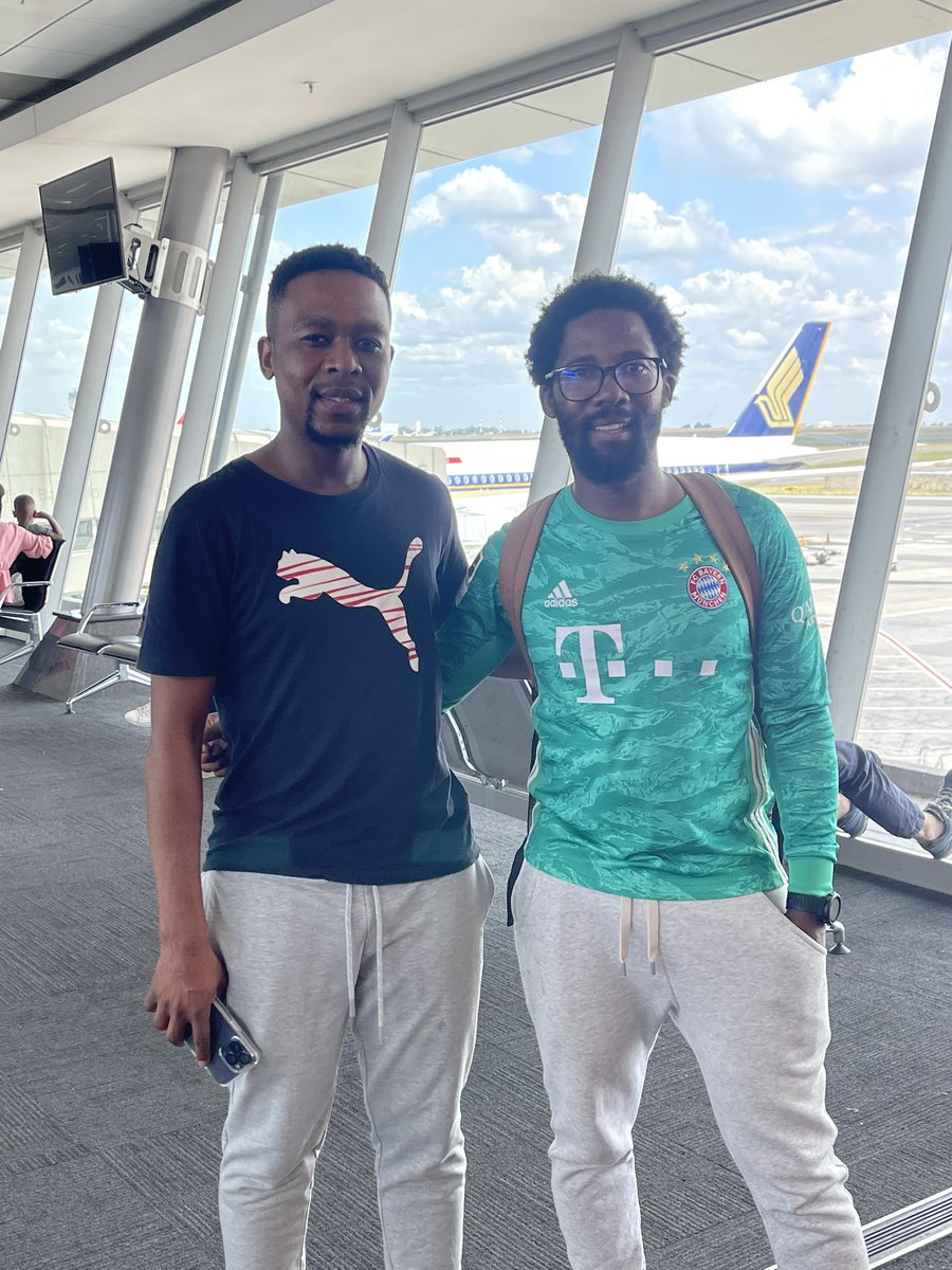 WawaNdoda's tweet photo. How me and Abo @Abongile9 got to be traveling to Tokyo together this week. 😃😀

“For now let me say see you in Tokyo” 😃 https://t.co/G6NyWVnsQE
