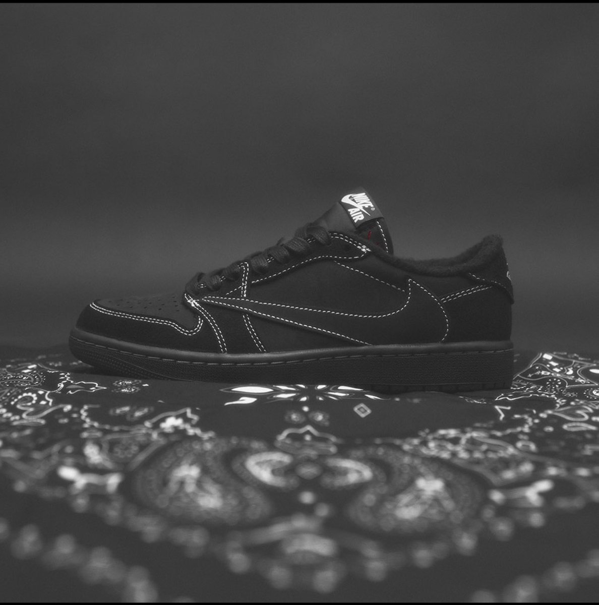 NTWRKLIVE's tweet photo. Want to win the Travis Scott Phantom's for 99¢? 
Hit this link : https://t.co/E4hkK83kqc

Like this for good luck!🍀 https://t.co/yXaUbUERQZ
