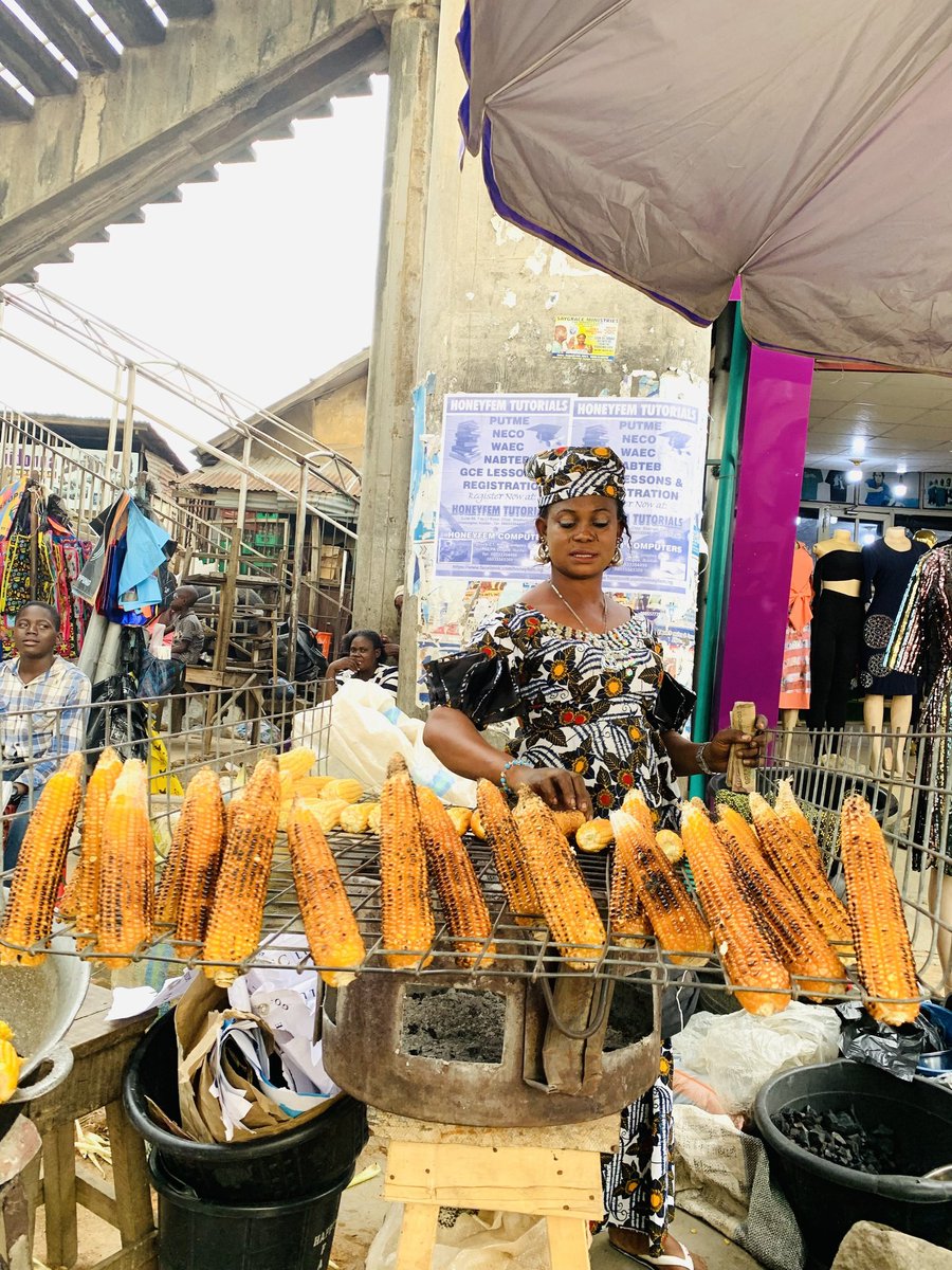 Make I just see this Corn with dried coconut omooo🥺🥺🥺🥺
#protest 
#TinubusWalkToVictory 
#ObiIsWinningEverywhere 
#Atikuiscoming 
#INECElectionResult