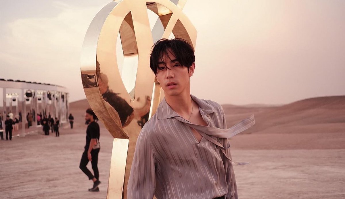 journeyofMT's tweet photo. Time to drop your tags📢

What kind of outfits do you think Mark will put on tonight?👀

MARK TUAN SAINT LAURENT PFW23
#SaintLaurentModeAvecMarkTuan
#MarkTuan_SaintLaurent
#MarkTuan
@marktuan @YSL https://t.co/ejxpq7xpoC