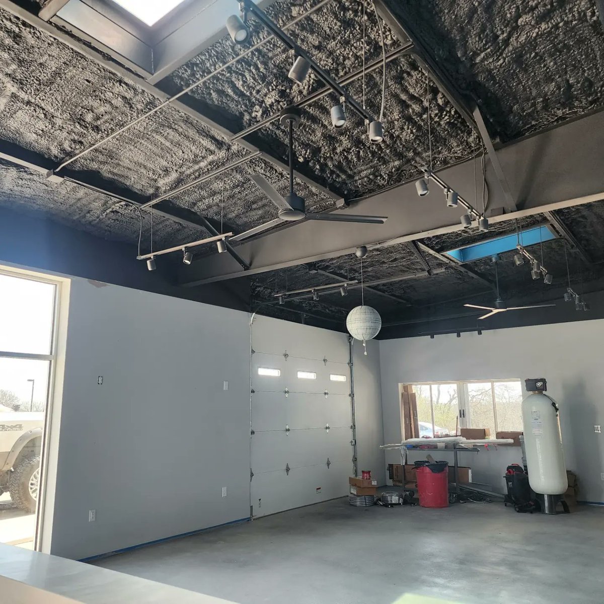 3rdlevelbrew's tweet image. A few pictures of our space for y'all to nerd out to
Construction is almost done
Just waiting for equipment and then we'll have the best pils in the Austin-area, according to one review

#craftbeer #rtx #txcraftbeer
#seriouslygoodbeer
#justthebeerginning

#nerdoutwithwhatalesya