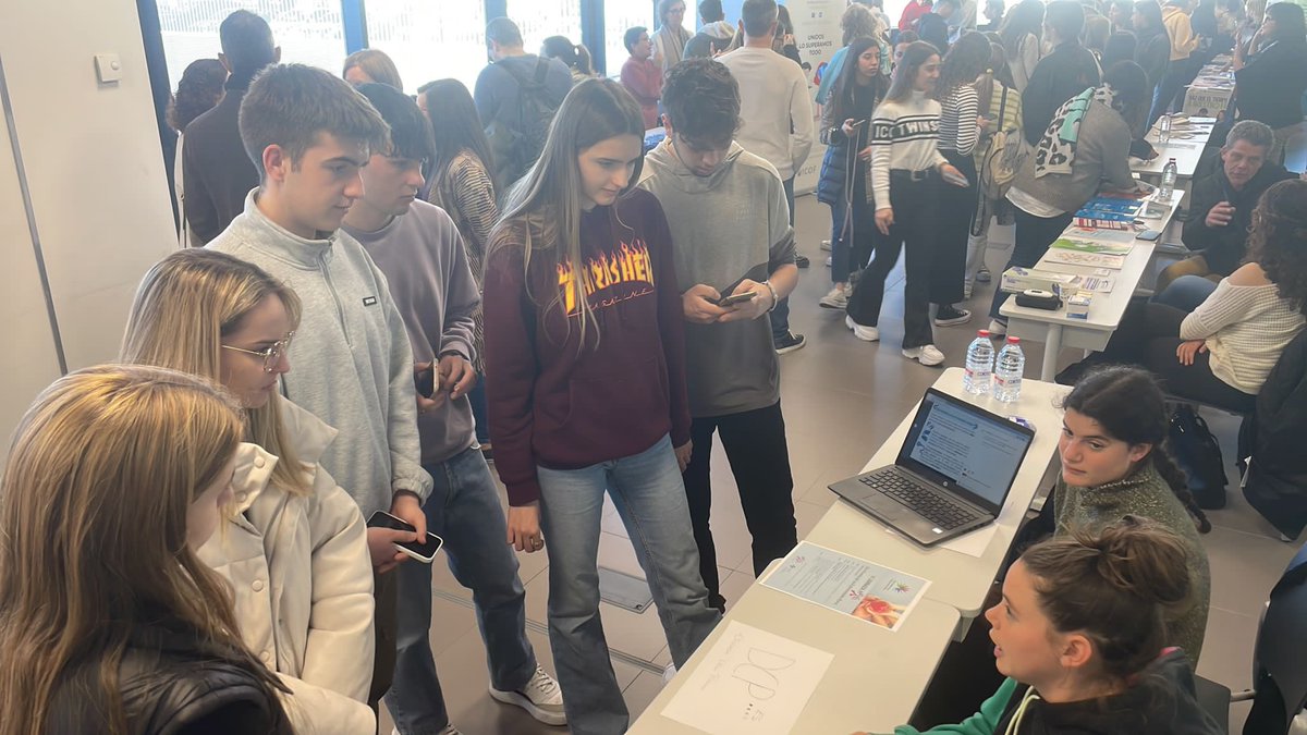 dcpes_org's tweet photo. 😃Hemos estado presentes en la Jornada Píxel que cada 28 de febrero organiza la Universidad CEU Cardenal Herrera, de Castellón.
😘Gracias a Lucía, Iratxe, Nando y Ángeles por su dedicación a explicar qué es la DCP.
Y gracias a @uchceu por darnos voz
#EnfermedadesRaras https://t.co/hG9fxnmiuX