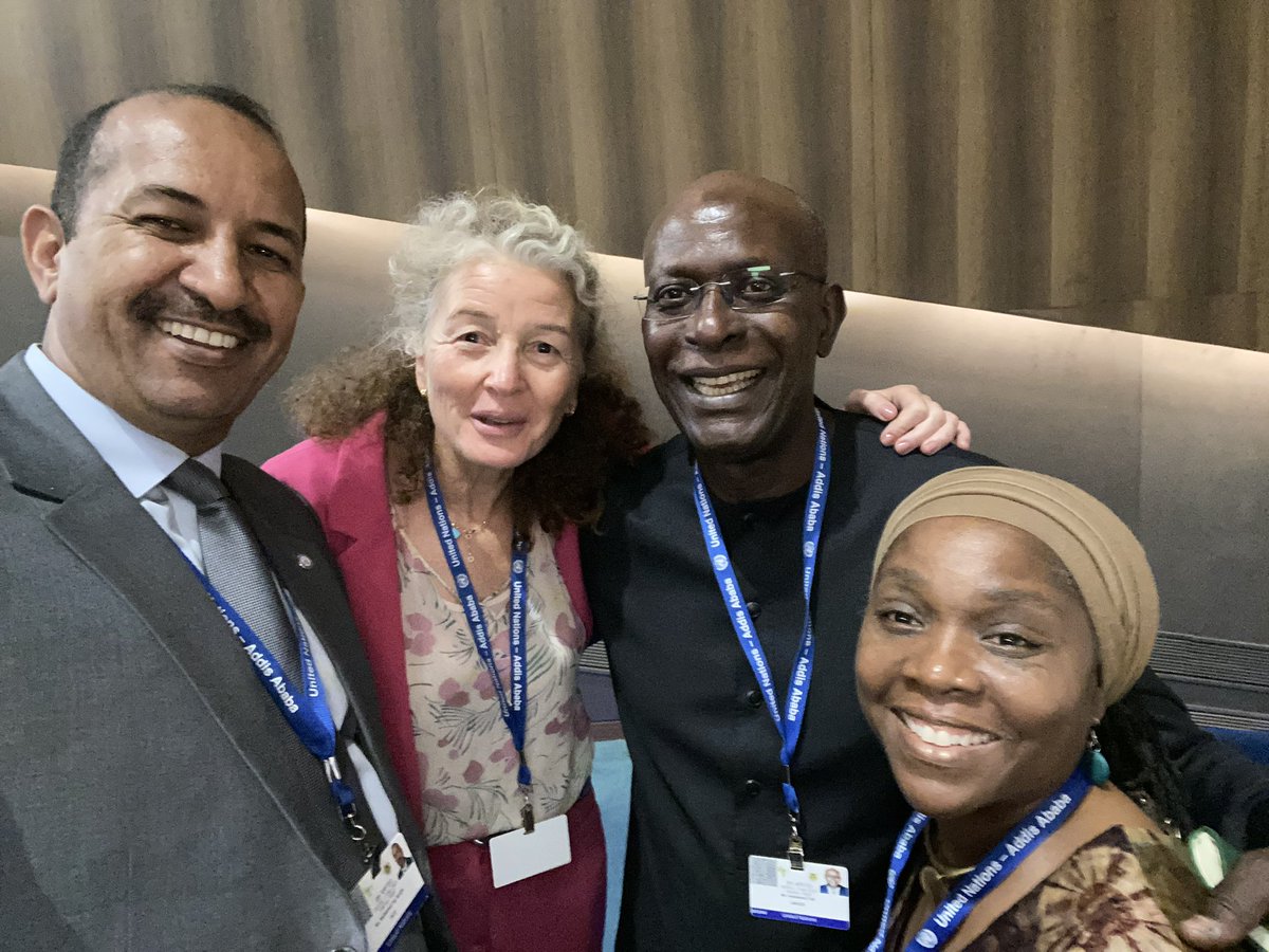 It was good meeting and catching up today in Niamey, Niger with Mohamed Malick Fall (RD UNICEF ESAR) @MohamedFall, Sara (DSRSG/RC/HC South Sudan) @NyantiSara and Lila (RC Mauritania). Good Unicef memories! @UNICEF