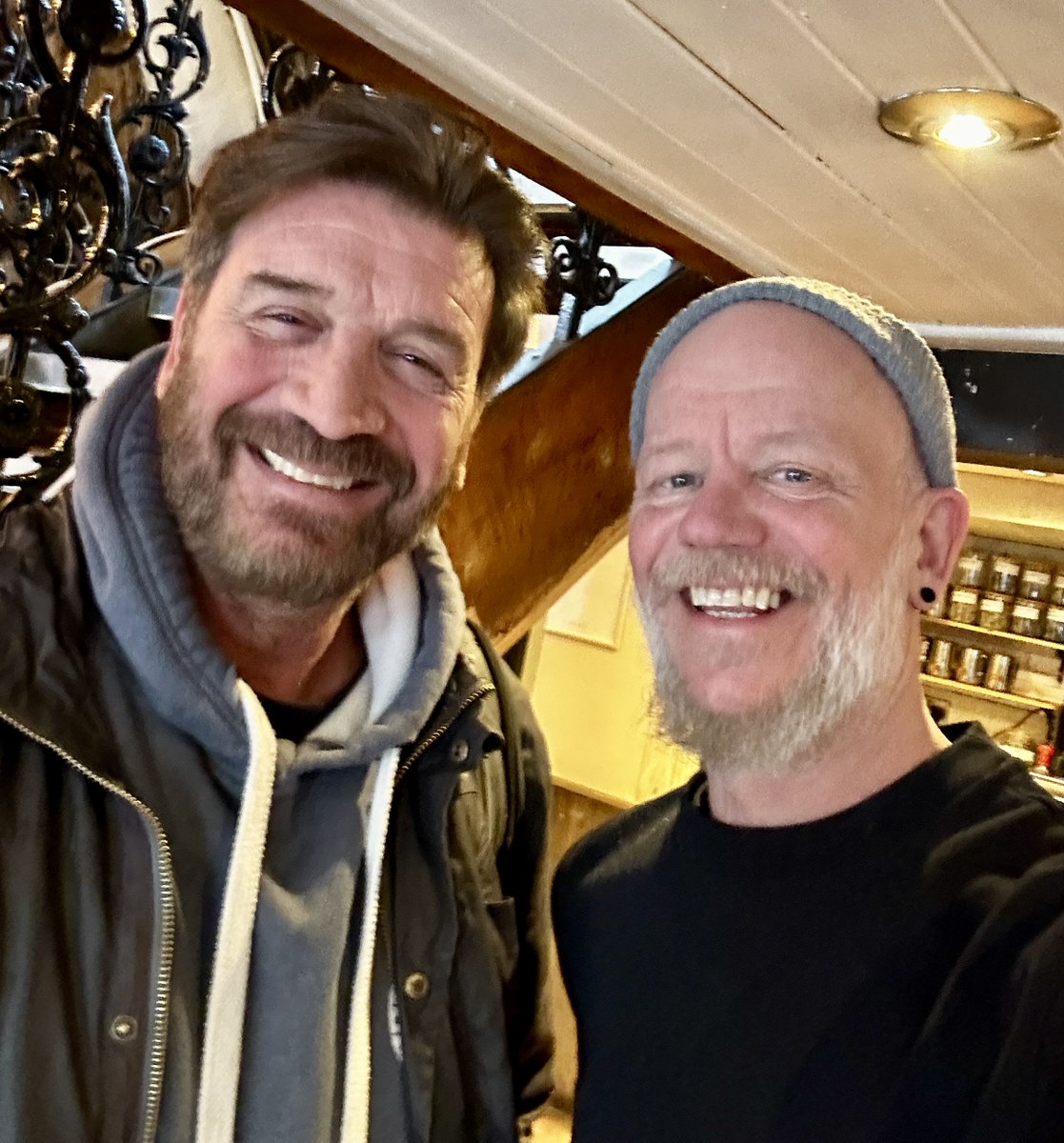chrisburtchef's tweet image. now then buddy @MrNickKnowles , great catch up @ThePeachTree1 @TheShireColl  - let raise some money for @GBM4BrainCancer great catch up, been to long &amp;amp; i cannot wait to read that book @LtdRowlands @essentialcuisin @mskingredients @NethertonNews @TheSavvyChef1 @setonaikai_uk