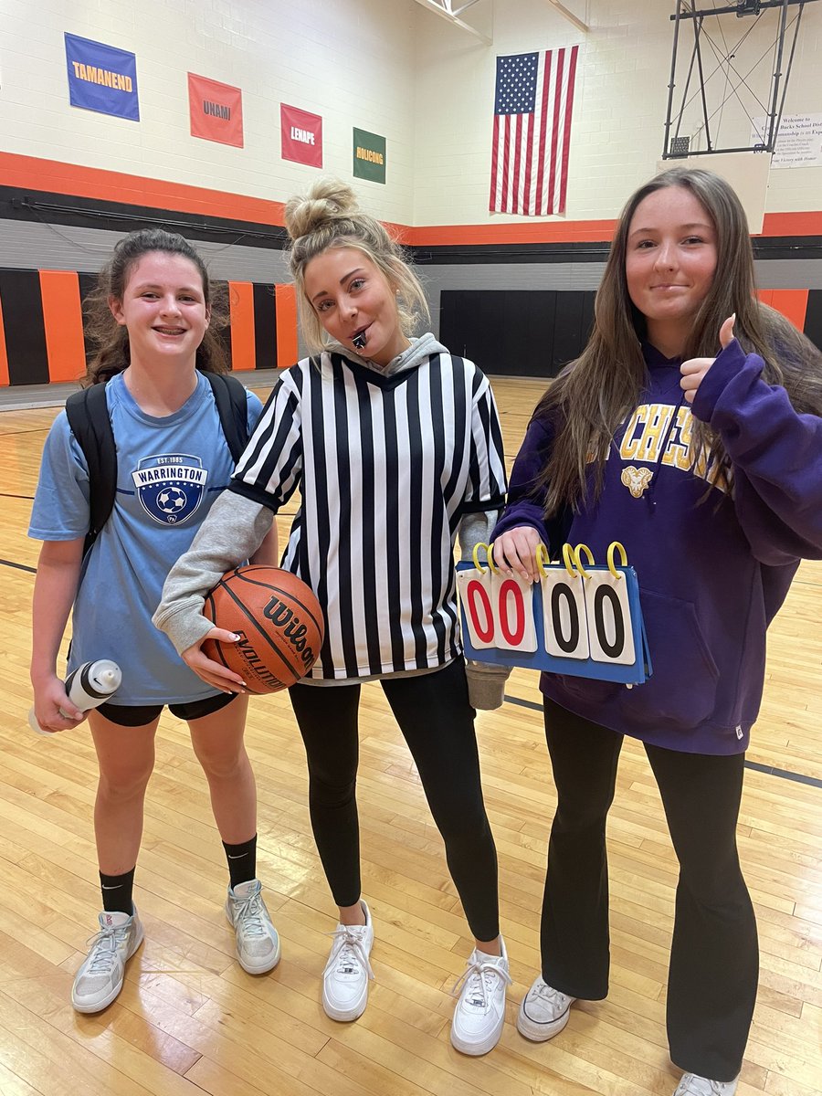 March Madness is underway at <a href="/CBUnamiMS/">Unami Middle School</a> 🏀 Here we have a player, a ref and a scorekeeper. Many ways to be involved! S/O Dr. Marttila for planning.