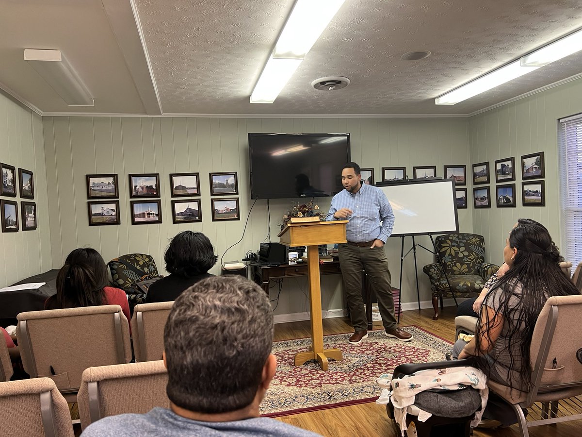 justin_terrell's tweet photo. So good to visit with our new Hispanic church plant in Jefferson City this evening. Pastor Waldhys is doing a wonderful job proclaiming the gospel and teaching the Scriptures. Soli Deo Gloria! @FBC_Dandridge https://t.co/kJd2XD2eAe