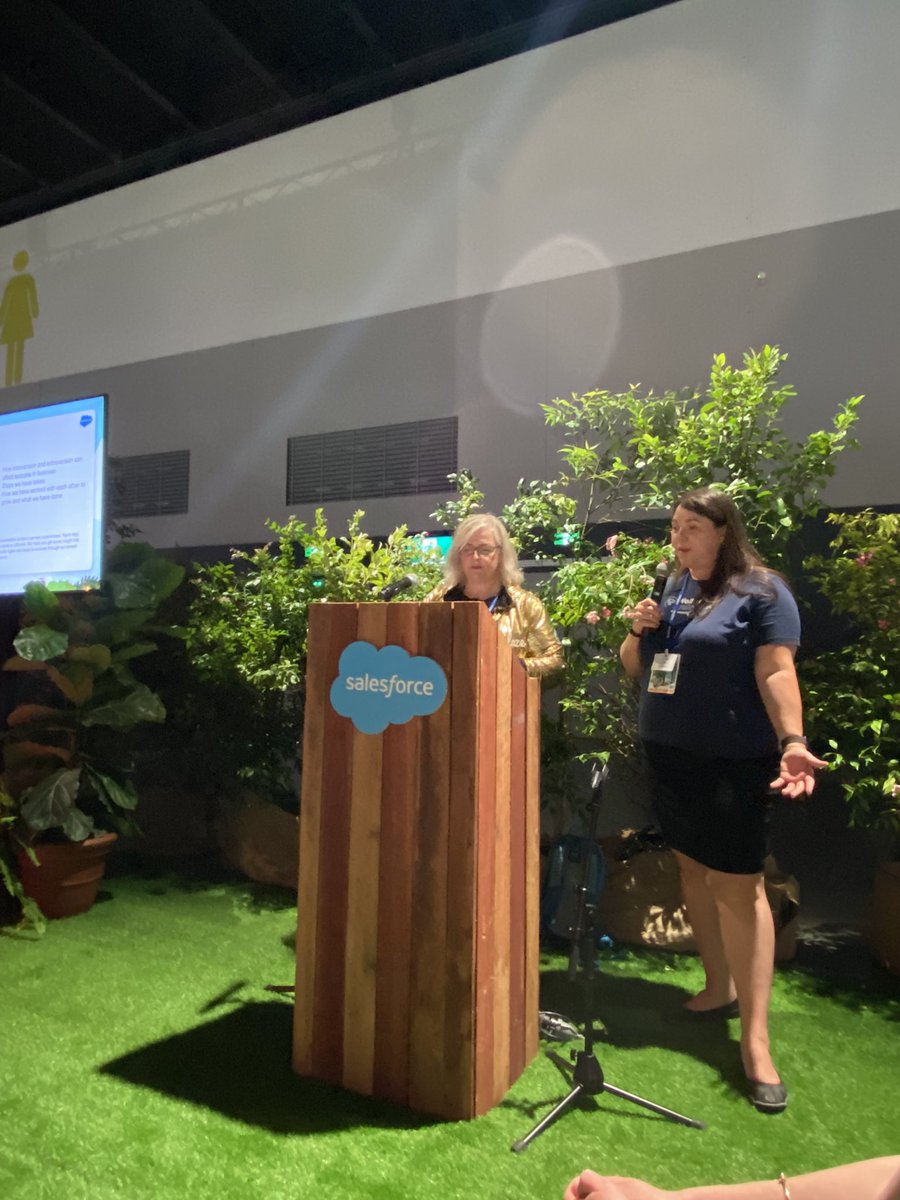 zazamataz's tweet photo. @bextabooo and @vickiejeffery sharing how they tag team as an extrovert and introvert respectively at Sydney #SalesforceTour. As an both, I’ve never related to a session more! @salesforceapac https://t.co/LKwPkbFLj2