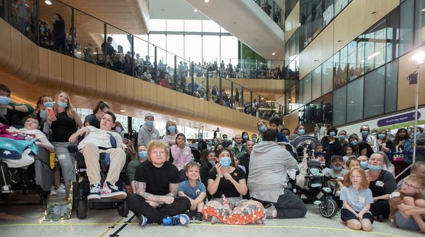 Ed visitou o The Royal Children’s Hospital, em Melbourne, Austrália. 🥰

📸 drlexifry, _iggy, goodfridayappeal