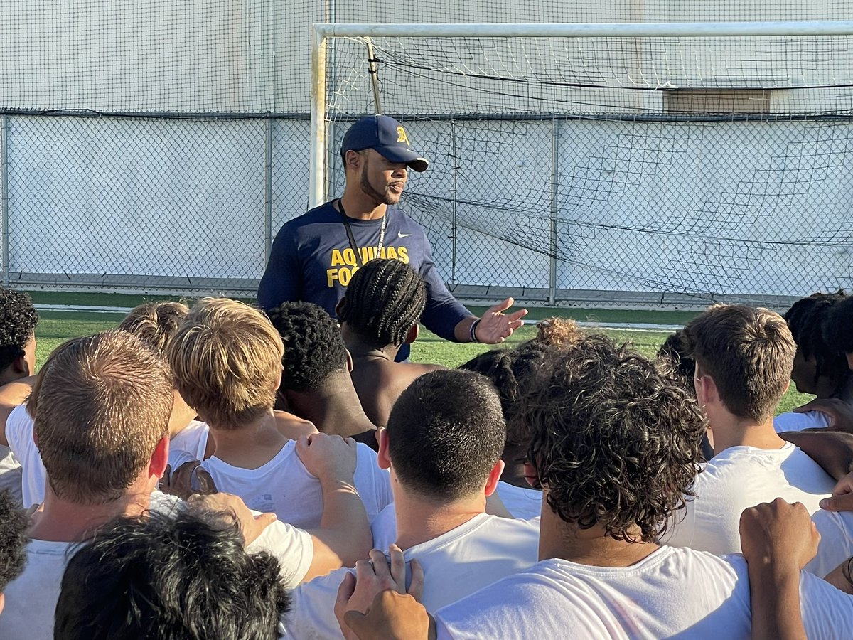 🔹🔸 Every rep is an opportunity to get better. 🔸🔹

#GoldBlooded
#ChurchGang
#YouGoWeGo
<a href="/CoachHarriott/">Roger Harriott</a>