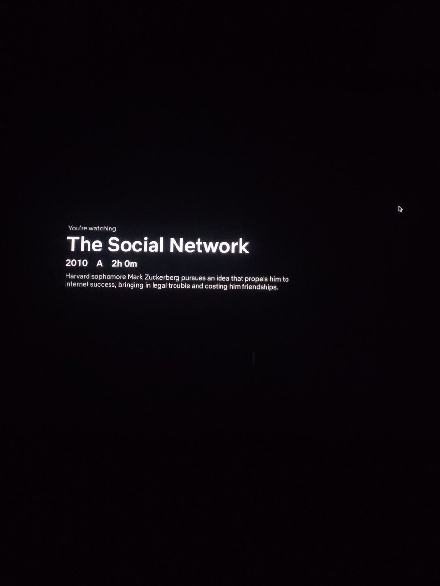 Others : posting about 5am club.
Le me : watching #TheSocialNetwork at 5am