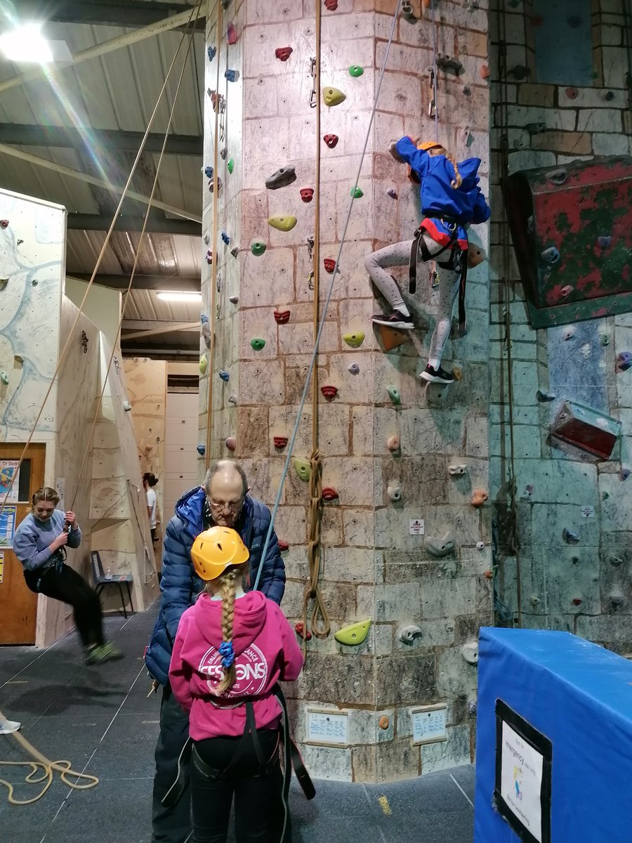 10thGuides's tweet photo. Brilliant evening #RockClimbing at Granite Planet in #Penryn! Fab mix of new skills and well practiced ones, as well as brilliant coaching shown by our more experienced climbers to the newbies 🤩 #Girlguiding #Active #ThisGirlCan https://t.co/ssjv7DmsuJ