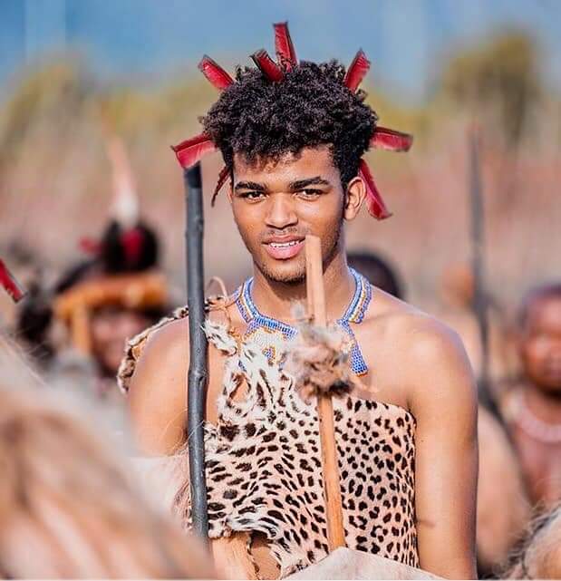 Jon_Landini's tweet photo. @emily_habsburg De más probable a menos:
🇲🇦 Moulay de Marruecos (19)
🇸🇿 Mcwasho Dlamini de Eswatini (19)
🇹🇭 Dipangkorn de Tailandia (17)
🇧🇴 Rolando Pinedo de los afrobolivianos (25) https://t.co/4kfPwrDQnO