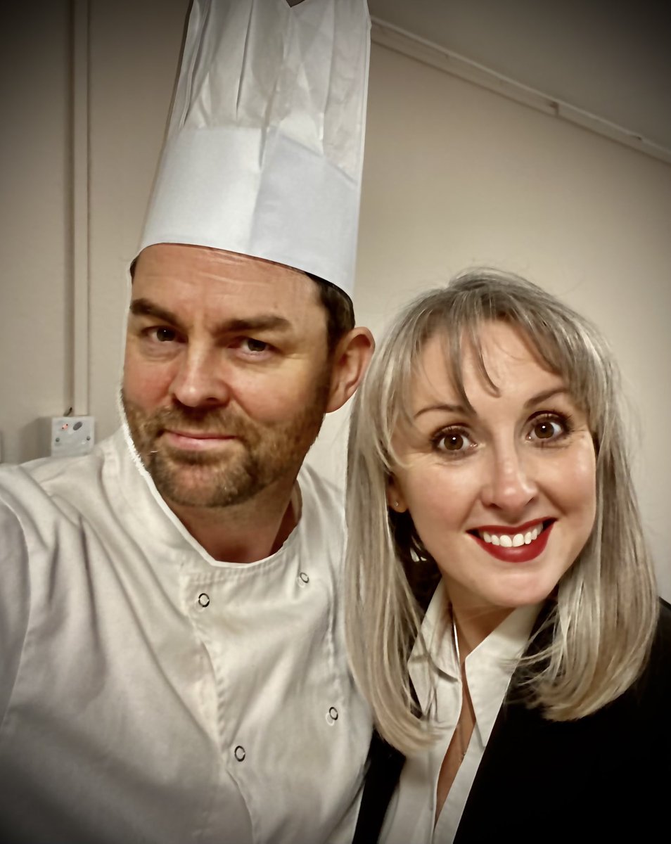 LeadLightsprods's tweet photo. Great singing waiters gig with @berkogirl at the weekend at Maidstone Cornwallis Suite Masonic centre. #opera #singingwaiters #lesmis #poprock #musicaltheatre https://t.co/8NStmDxmJf