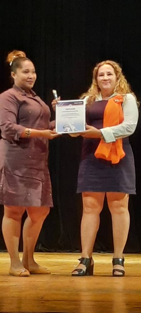 Hoy sin dudas fue un día de muchos reconocimiento por el deber cumplido.
•Sellos por el 50 Aniversario del
 Sindicato.
•Certifico de Proeza Laboral
•Buro Sindical como destacado Provincial
• Distinción Mario Muñoz
Felicidades comunicadores, con la presencia de <a href="/ErlinRondon/">Erlin Rondón</a>