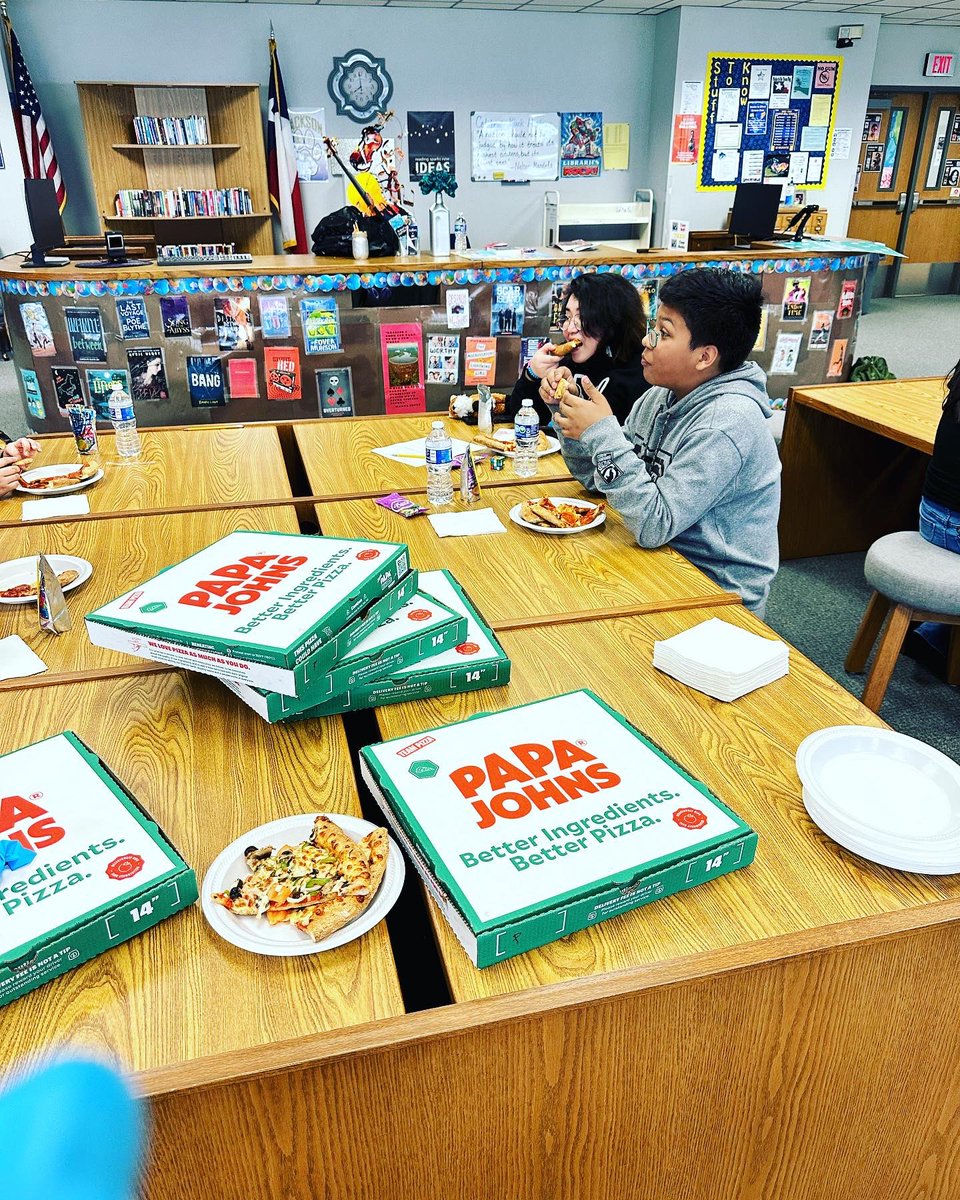 LibraryWildcats's tweet photo. Look at these happy faces, itโs rewards day for those who met the Winter Reading Challenge. We start off with a pizza lunch and prizes. #winterreadingchallenge #readingchallenges #pisdreads #wildcatsread #wildcatlibrary #schoollibraries #schoollibrarians https://t.co/4VMvWiILUA