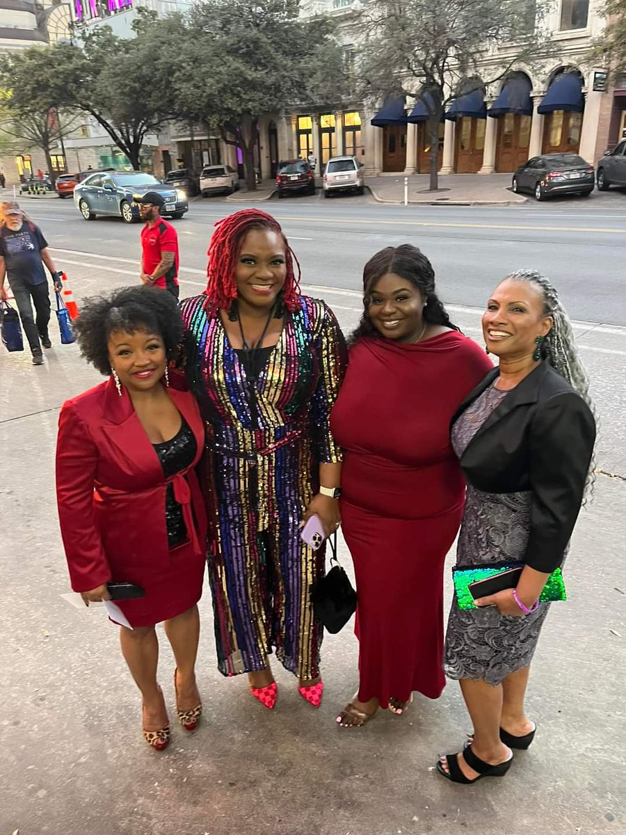 EAFconnect's tweet photo. About last night…AMAZING! Excellence and Advancement Foundation received an award from the groundbreaking Black Fund. They are changing the possibilities for Black led nonprofits. We are grateful for the founders Colette Pierce Burnette, Meme Styles and Kendra Garrett. https://t.co/pJa62N8cxI