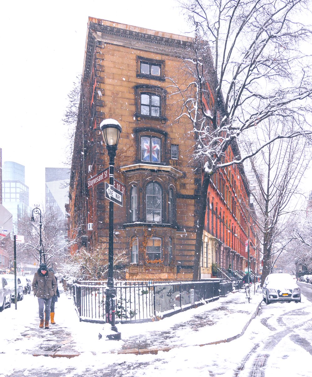nyclovesnyc's tweet photo. Snowy Abe Lebewohl Triangle in the East Village https://t.co/NAovZeLZ62